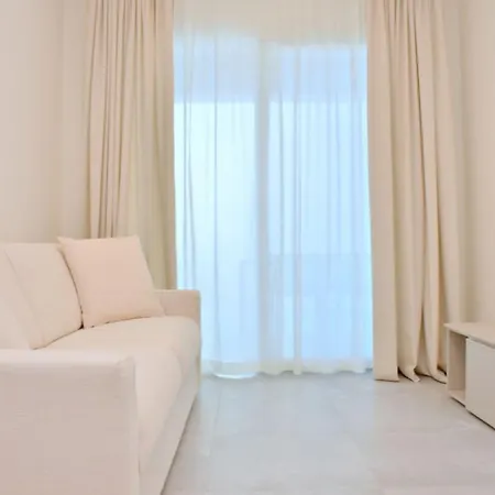 Trendy Seafront With Terrace Apartment *