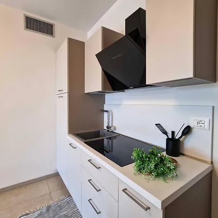 Trendy Seafront With Terrace Apartman Bibione