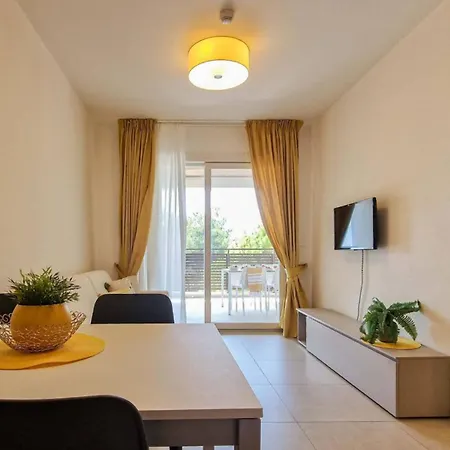 Apartman Trendy Seafront With Terrace *