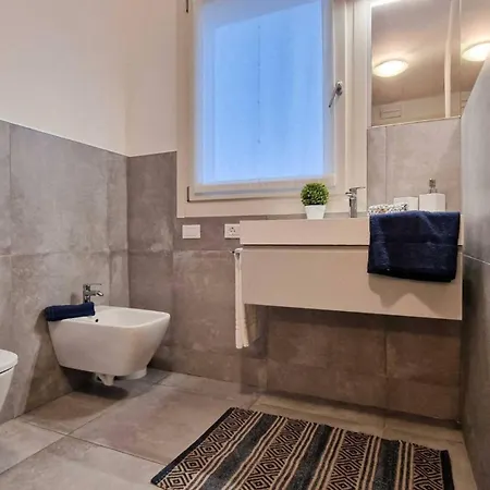 Trendy Seafront With Terrace Apartman
