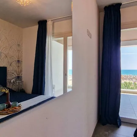Apartman Trendy Seafront With Terrace