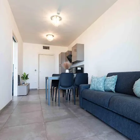 Trendy Seafront With Terrace بيبيوني
